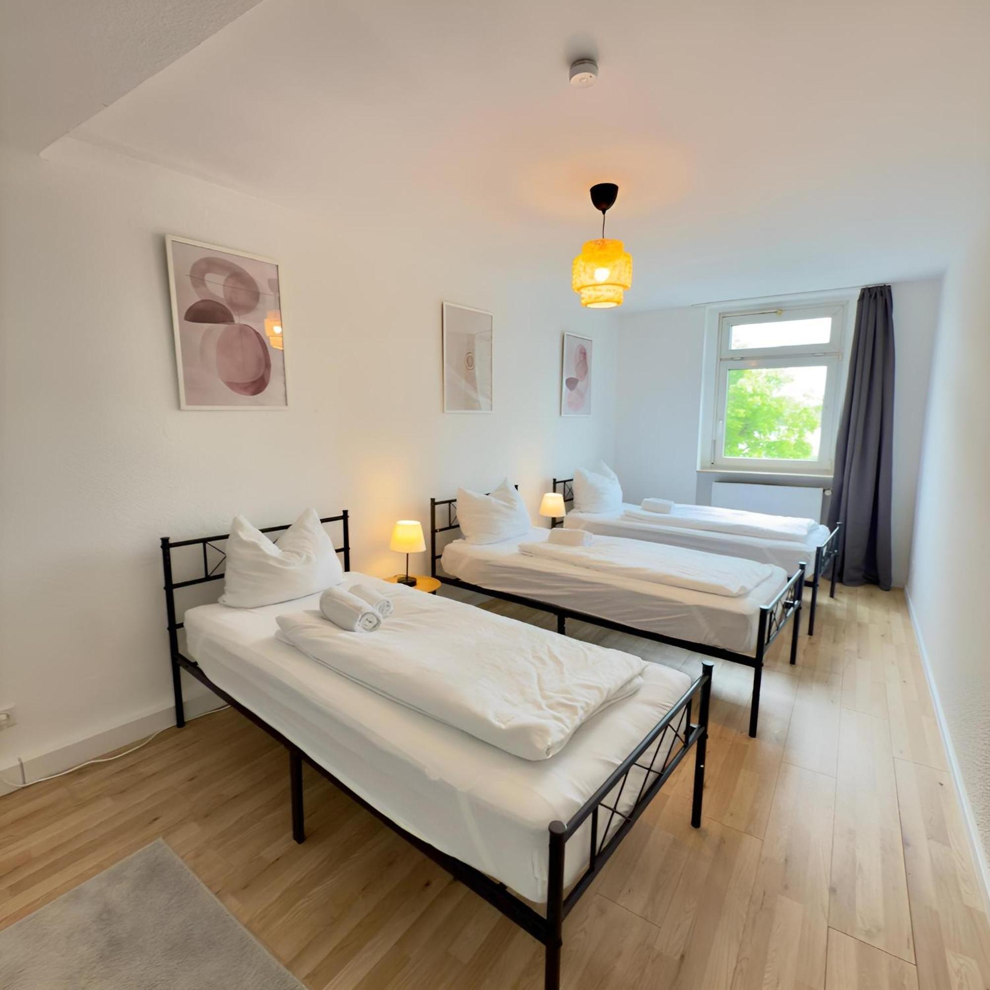 Raha Apartments - Ihr Komfortables Zuhause - Garten - Vollausstattung - Balkon - Parkplatz Kassel Esterno foto